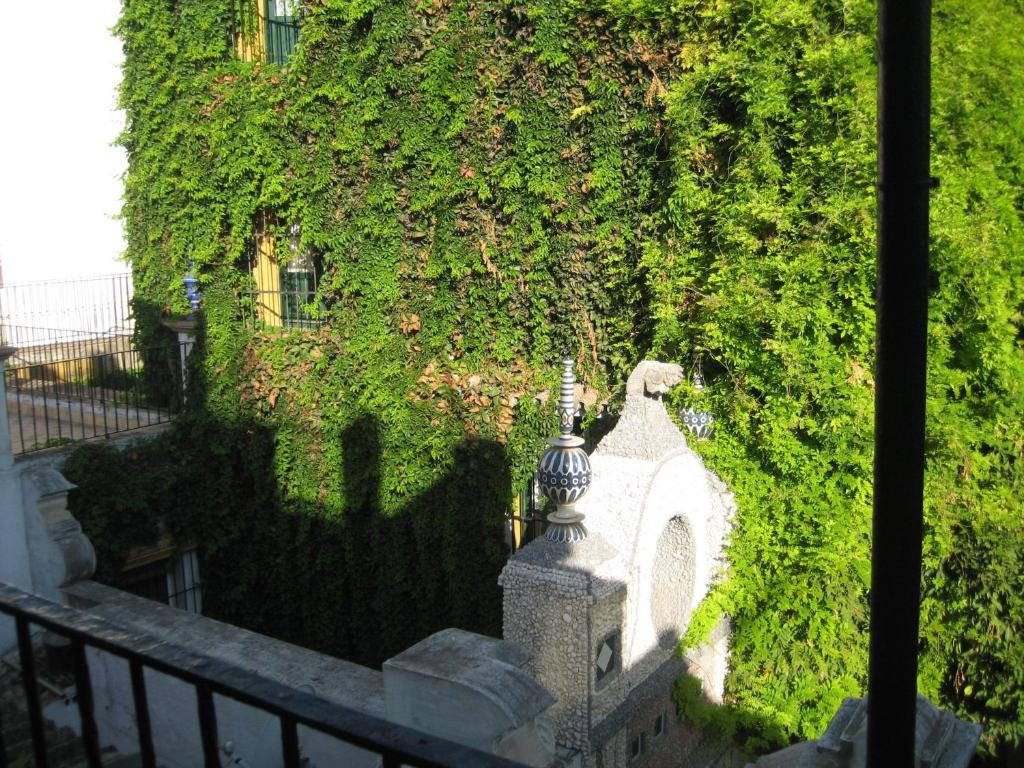 Pension Bienvenido Seville Exterior photo